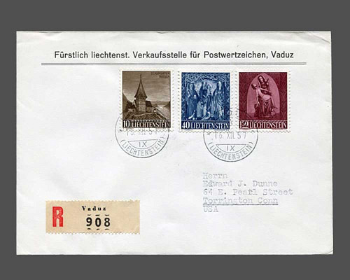 Christmas - Carved altarpiece of the cha