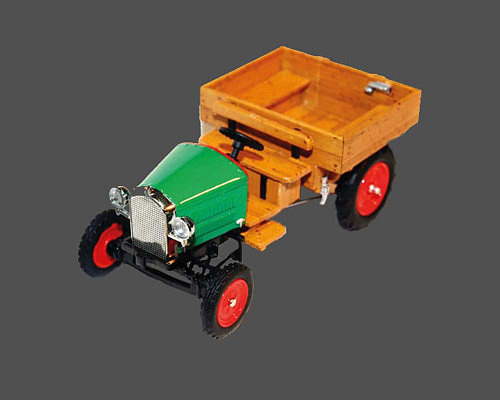 Scale model - Kaiser Autotraktor 1945 sc