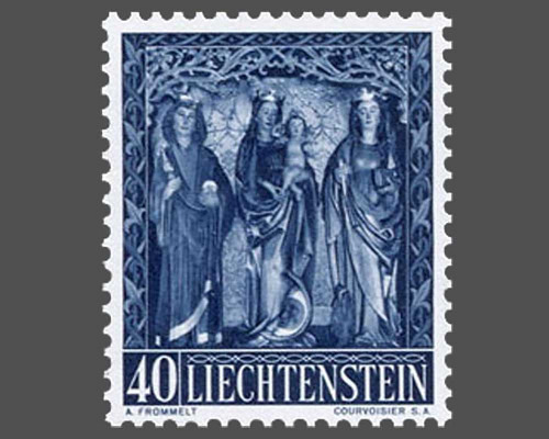 Christmas - Carved altarpiece of the cha