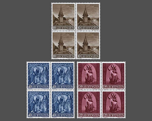 Christmas - Carved altarpiece of the cha