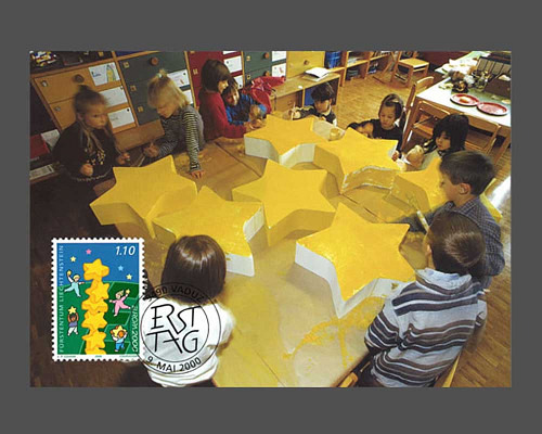 Europa - Children building a tower of st